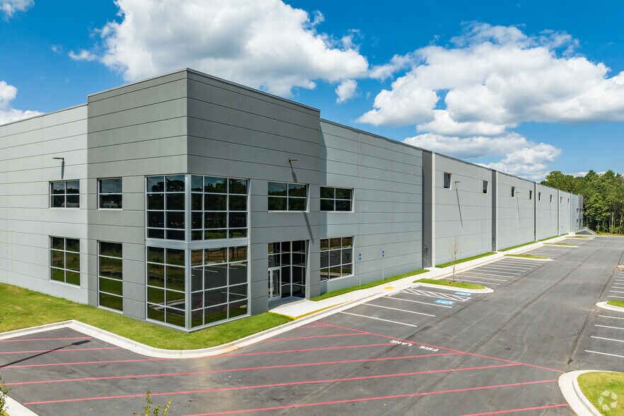 More Photos Of 3611 Jonesboro Rd, Atlanta Distribution For Lease