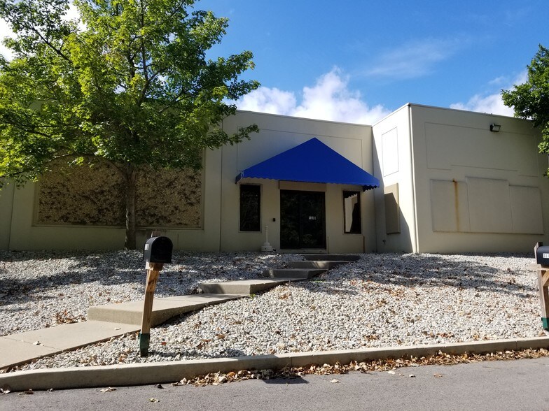 More Photos Of 35 Rockridge Rd, Englewood Warehouse For Sale