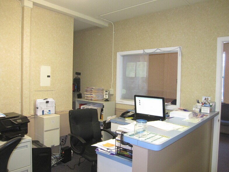More Photos Of 199 Broad St, Bloomfield Medical For Lease