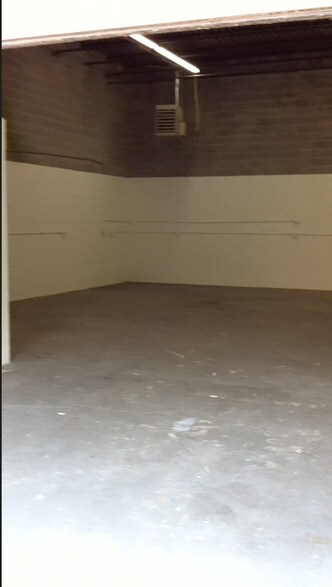 More Photos Of 7631 Fullerton Rd, Springfield Warehouse For Lease