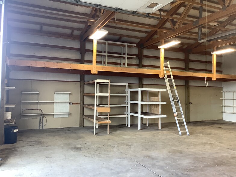 More Photos Of 1006 W Bruneau Ave, Kennewick Warehouse For Lease