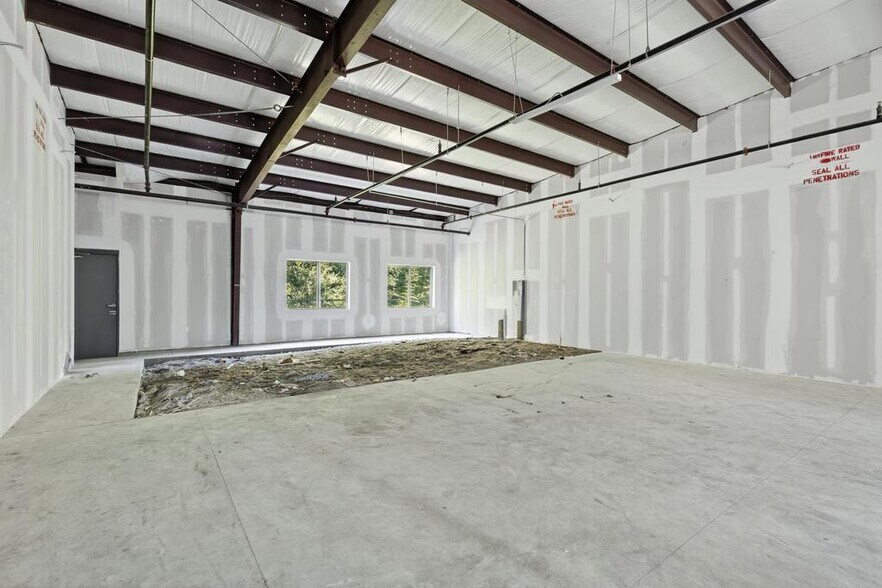 More Photos Of 7645 Merrill Rd, Jacksonville Freestanding For Lease