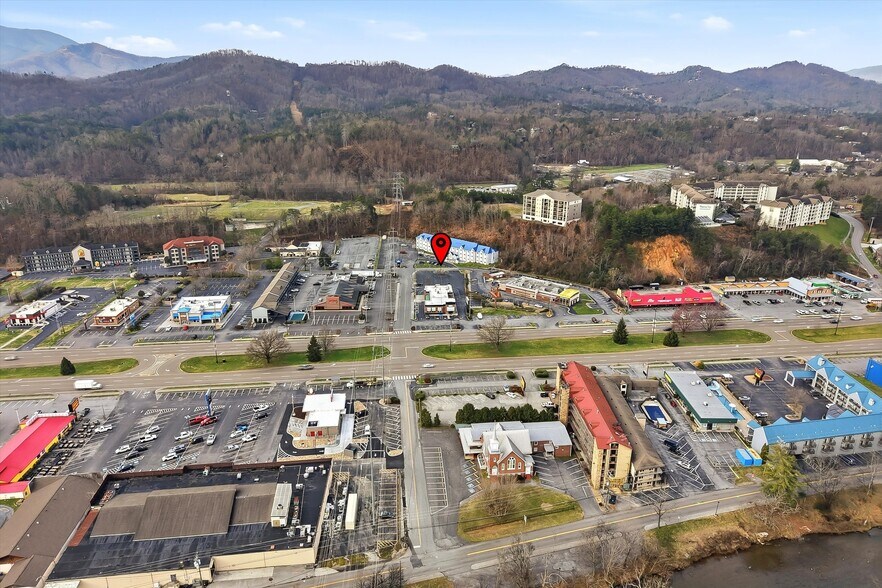 More Photos Of 3584 Parkway, Sevierville Restaurant For Lease