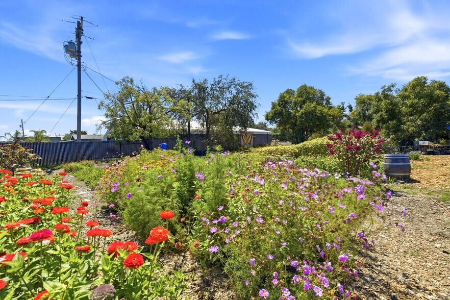 More Photos Of 10095 Monterey Rd, Gilroy Industrial For Sale