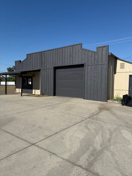 More Photos Of 22020 Old 44 Dr, Palo Cedro Freestanding For Lease