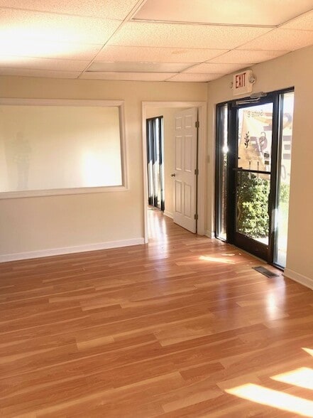 More Photos Of 2300 Thornton Taylor Pky, Fayetteville Office For Sale