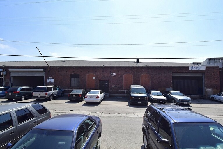 More Photos Of 710-734 E 62nd St, Los Angeles Warehouse For Lease