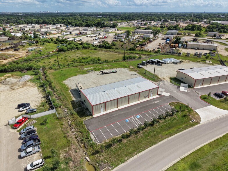 More Photos Of 1806 Cimino Dr, Bryan Industrial For Lease
