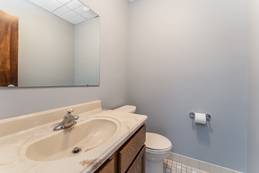 More Photos Of 490 Schooleys Mountain Rd, Hackettstown Medical For Sale