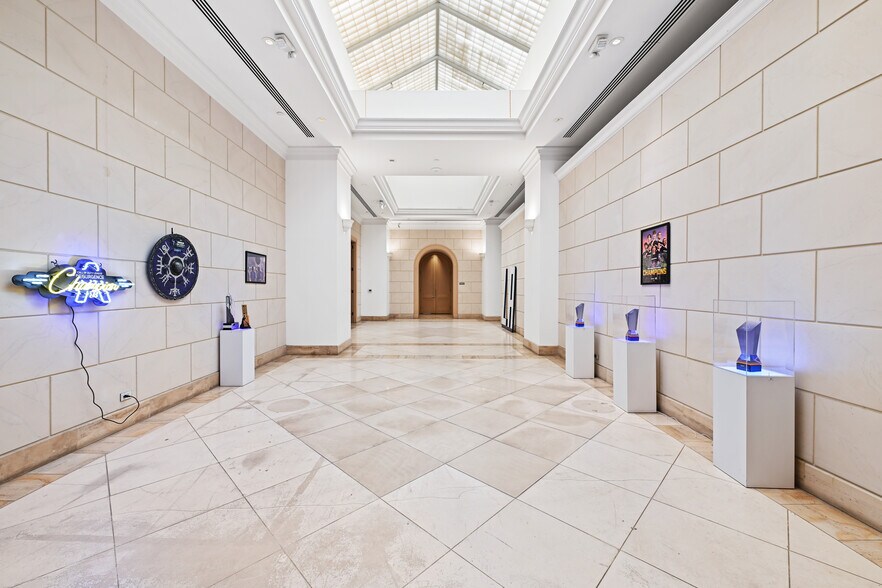 More Photos Of 12575 Beatrice St, Los Angeles Flex For Lease