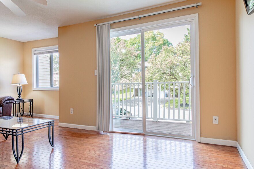 More Photos Of 205-274 Robert Dr, Syracuse Apartments For Sale