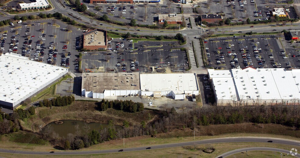 More Photos Of 8809 Jw Clay Blvd, Charlotte General Retail For Lease