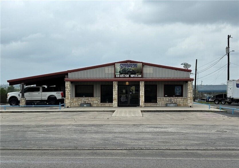 More Photos Of 2250 S IH-35, New Braunfels Auto Dealership For Sale