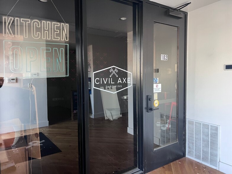 More Photos Of 372 S Main St, Memphis Storefront Retail Office For Sale