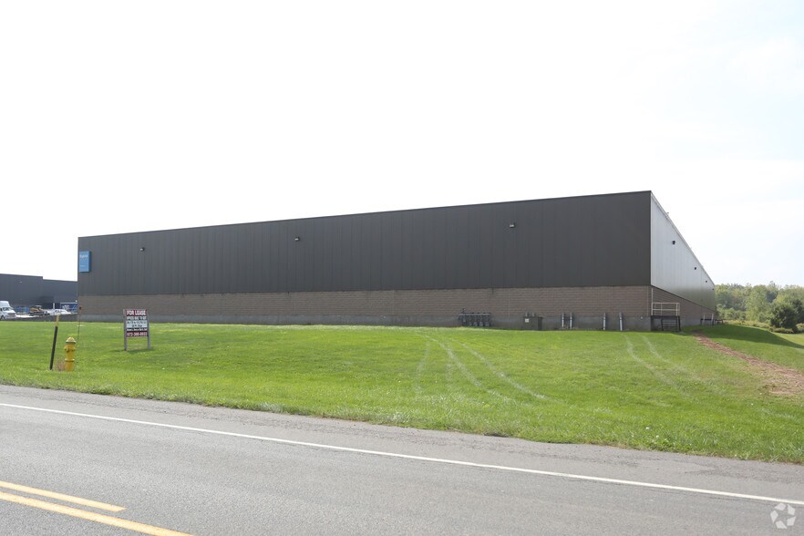 More Photos Of 1720 Boulter Industrial Pky, Webster Warehouse For Lease