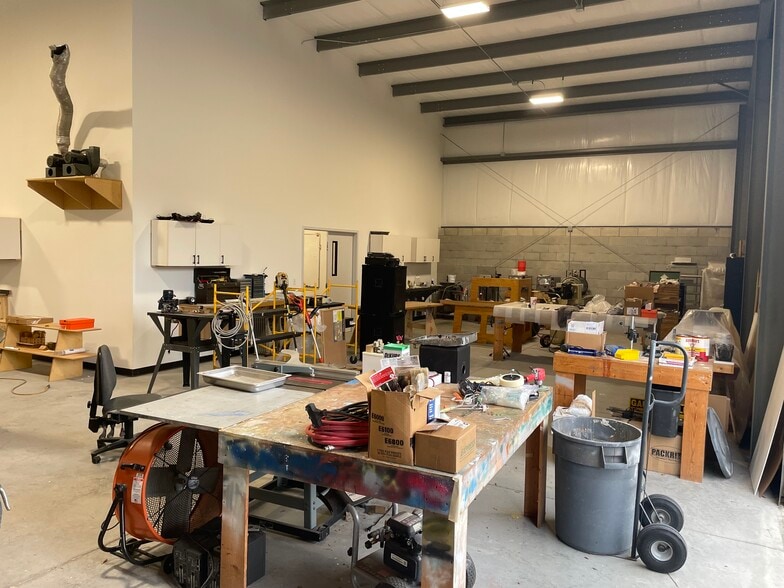 More Photos Of 715 Golden Spike Ln, Sanford Warehouse For Lease