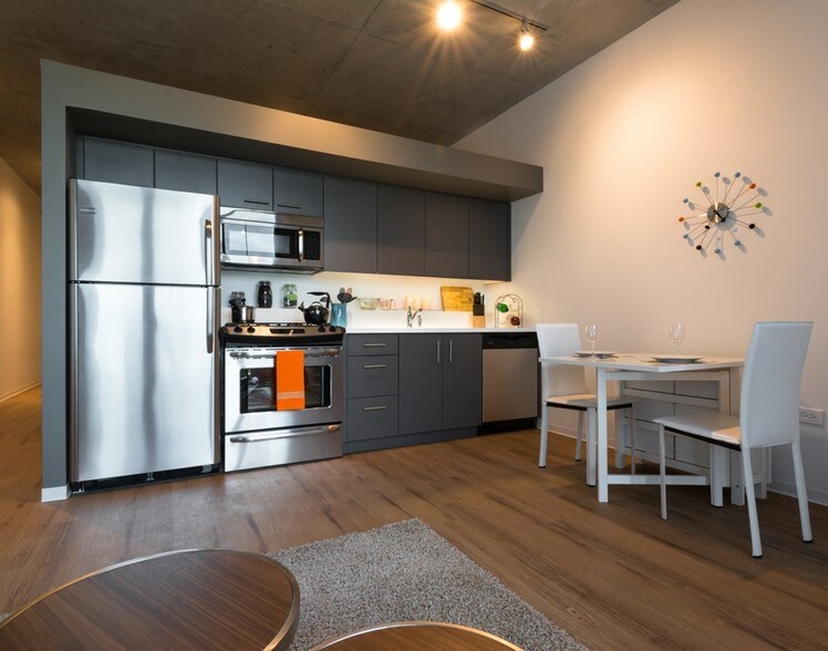 More Photos Of 1611 W Division St, Chicago Apartments For Lease