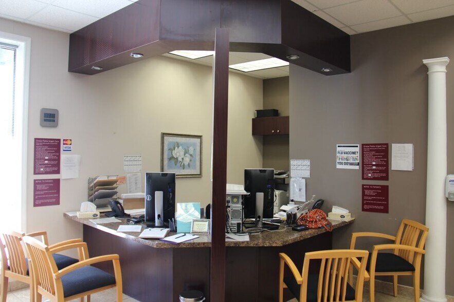 More Photos Of 20311 Mack Ave, Grosse Pointe Office For Lease