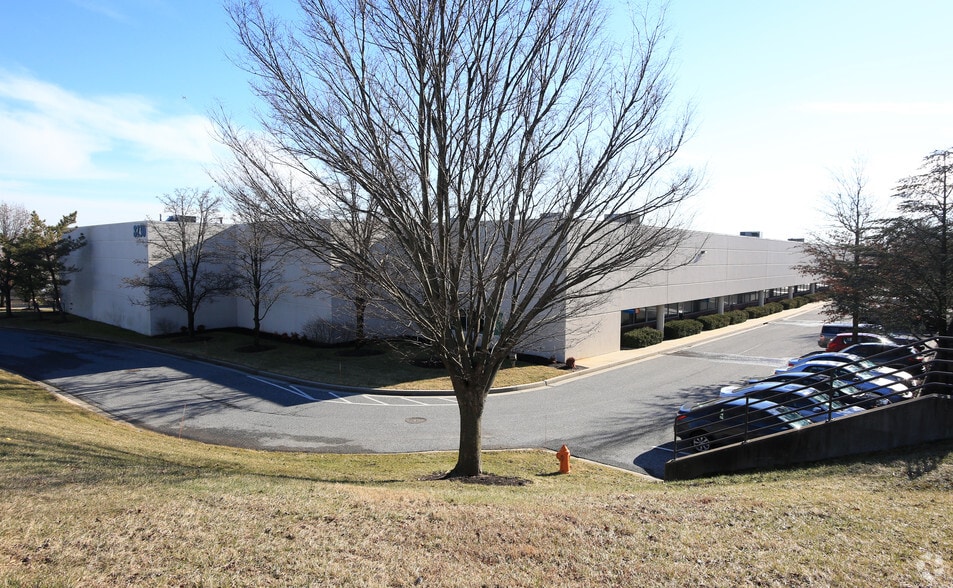 More Photos Of 8230 Preston Ct, Jessup Warehouse For Lease