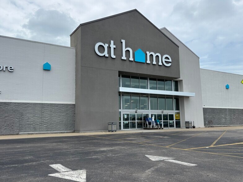 More Photos Of 4825 Marburg Ave, Cincinnati Freestanding For Lease