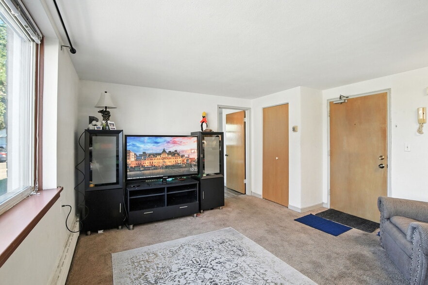 More Photos Of 2236 Pinehurst Ave, Saint Paul Apartments For Sale