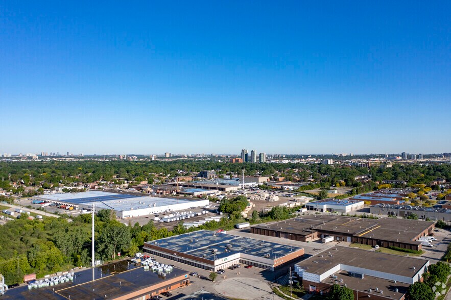 More Photos Of 82 Akron Rd, Toronto Distribution For Sale