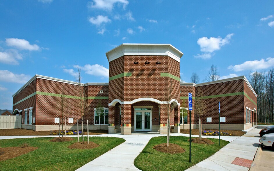 More Photos Of 43629 Greenway Corporate Dr, Ashburn Schools For Lease