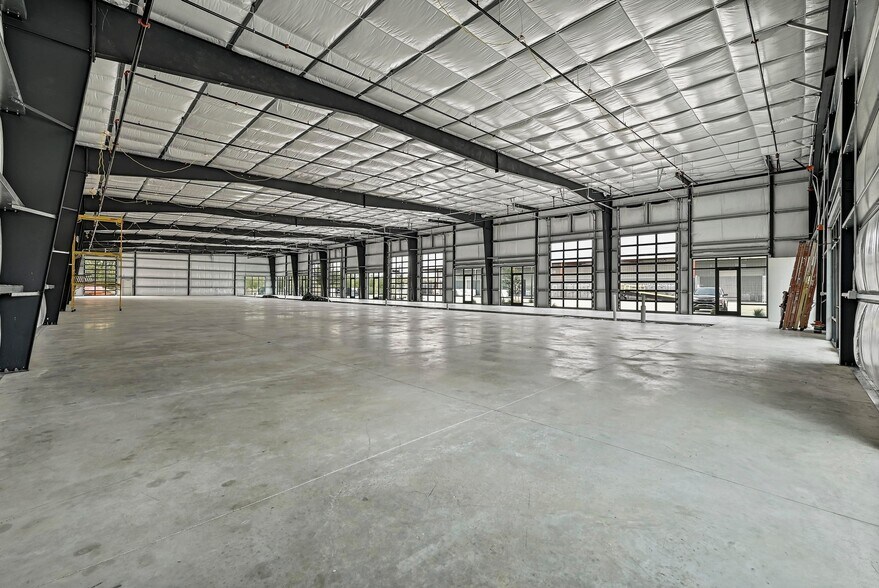 More Photos Of 300 Co Rd 199, Hutto Flex For Lease