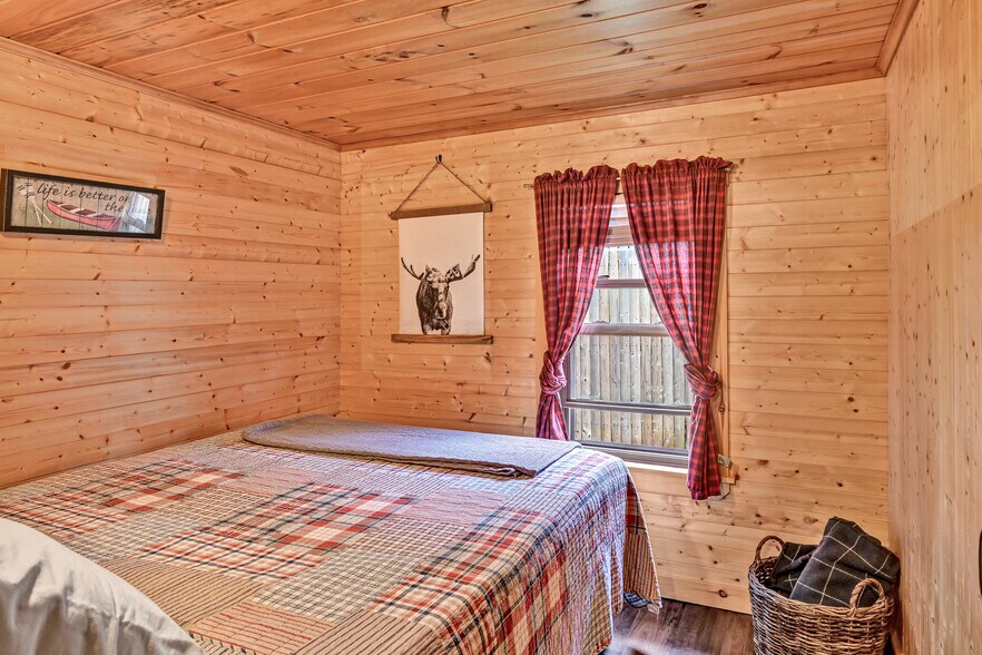 More Photos Of 15 Lower Wilson Pond Rd, Greenville Specialty For Sale