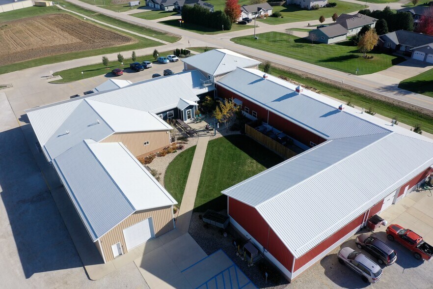 More Photos Of 101 Huber Dr, Calmar Industrial For Sale