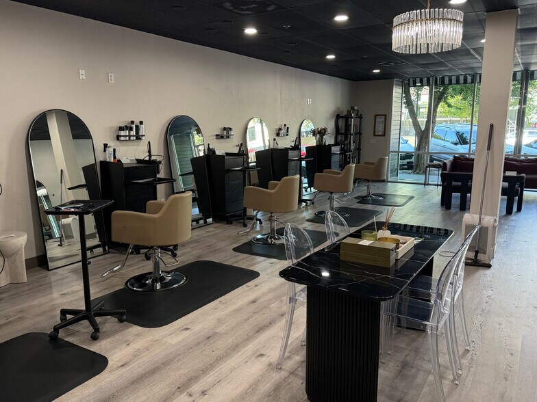 More Photos Of 927 20th St, Sacramento Storefront Retail Residential For Lease