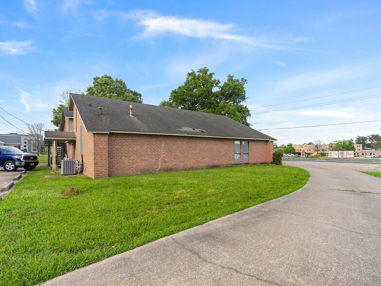 More Photos Of 602 S John Redditt Dr, Lufkin Office For Lease