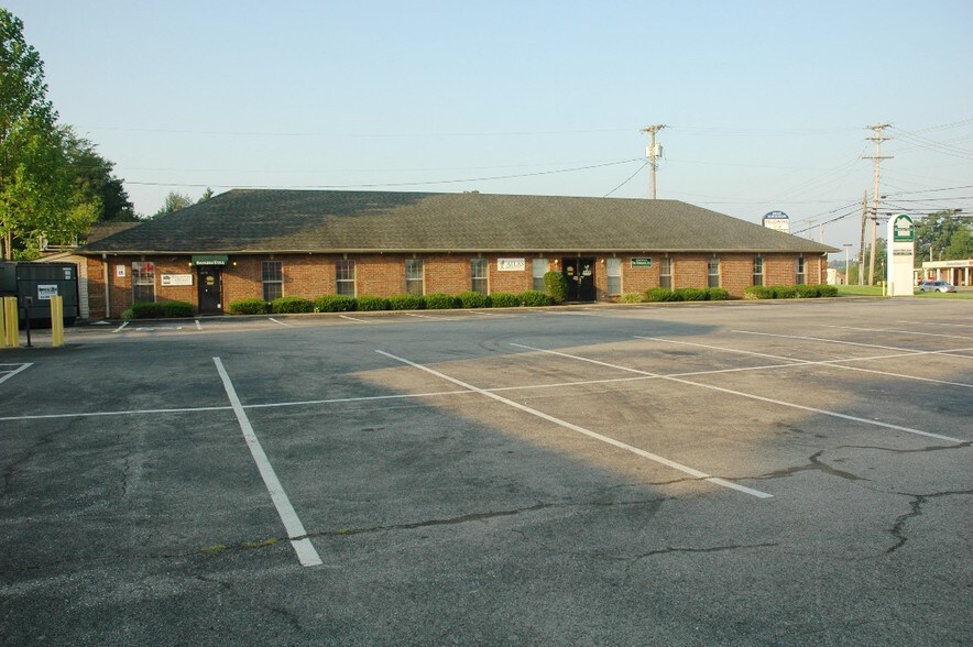 More Photos Of 2515A Wilma Rudolph, Clarksville Office For Lease