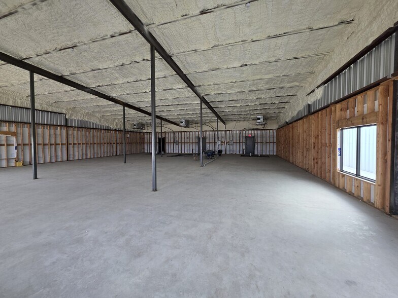 More Photos Of 1205 Quinlan Pkwy, Quinlan Storefront For Lease