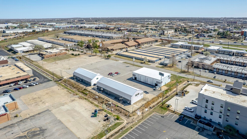 More Photos Of 4403-4411 SW 3rd St, Oklahoma City Showroom For Sale