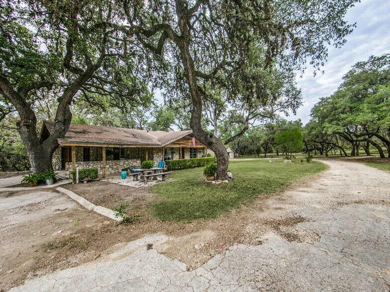 More Photos Of 536 S School St, Boerne Land For Sale