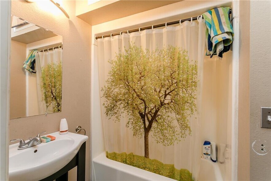 More Photos Of 3829 N Main St, Marion Storefront Retail Residential For Sale