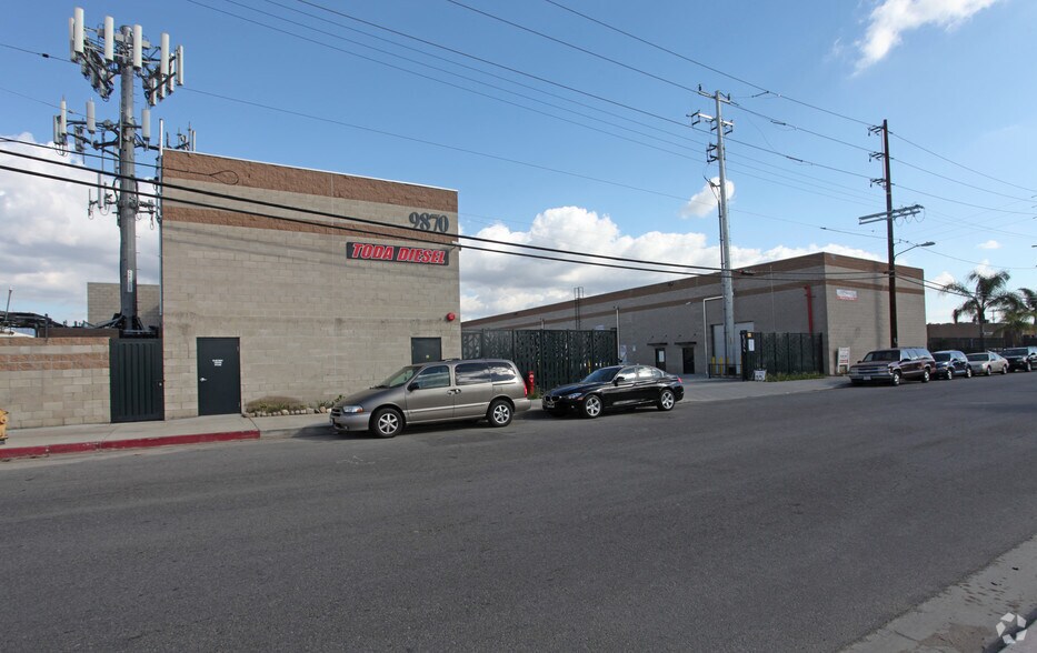 More Photos Of 9870 San Fernando Rd, Pacoima Warehouse For Lease