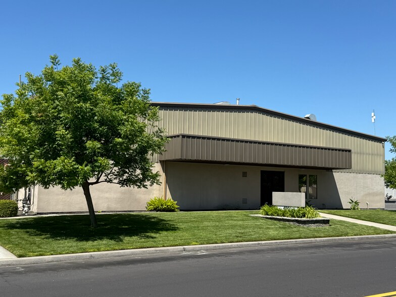More Photos Of 4847 Stratos Way, Modesto Warehouse For Lease
