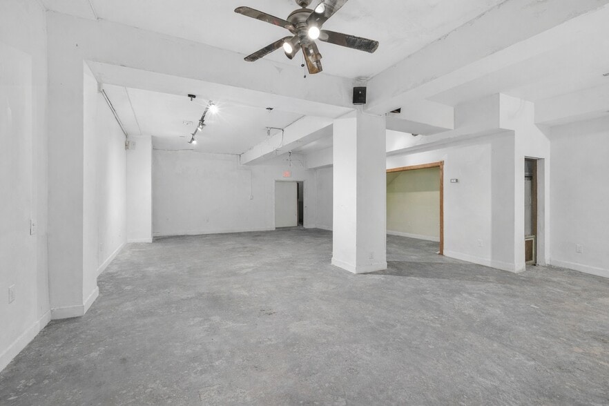 More Photos Of 916 Blagden Aly NW, Washington Flex For Sale