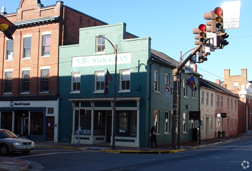 Primary Photo Of 1 S King St, Leesburg Coworking Space