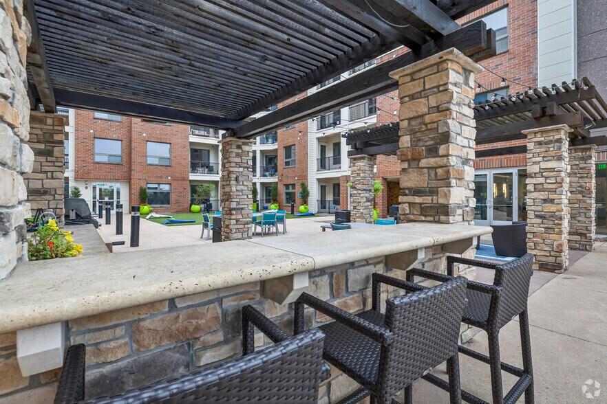 More Photos Of 100 Aqua Way, Newport Apartments For Lease