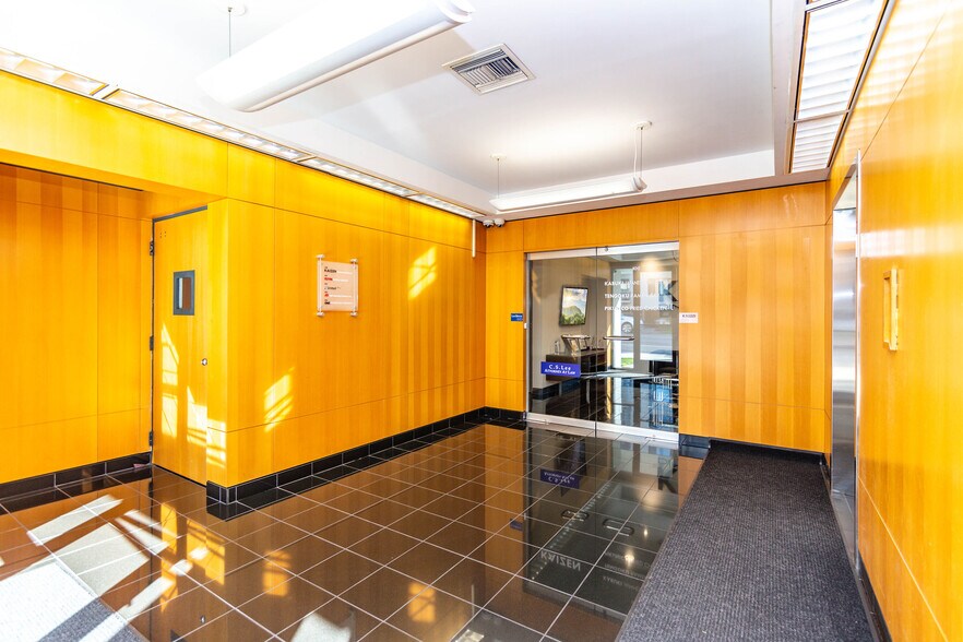 More Photos Of 4451-4465 Wilshire Blvd, Los Angeles Office For Lease