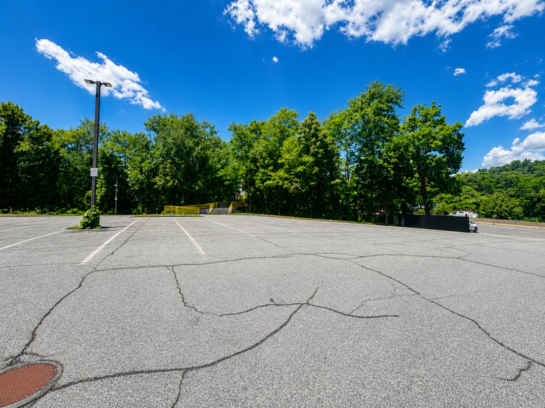 More Photos Of 250 Turnpike Rd, Southborough Land For Sale
