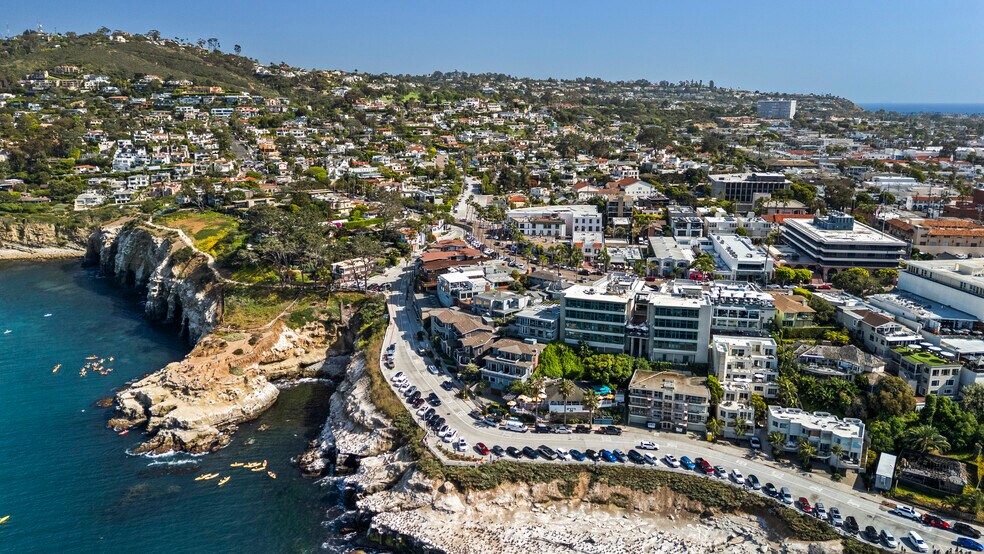 More Photos Of 1271-1277 Prospect St, La Jolla Unknown For Lease