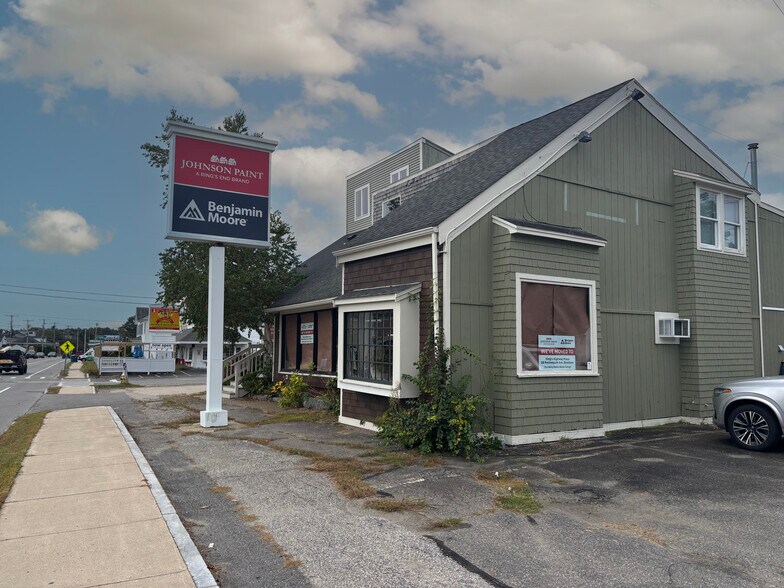 Primary Photo Of 848 Lafayette Rd, Hampton General Retail For Lease