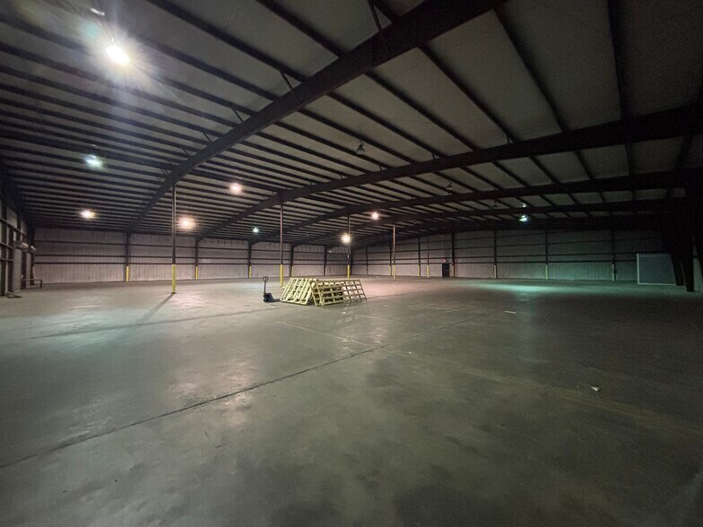 More Photos Of 1892 Greeleyville Hwy, Manning Distribution For Lease