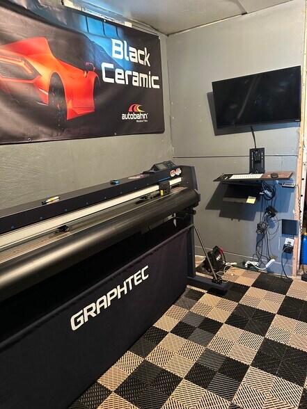 More Photos Of 2300 Greenup Ave, Ashland Storefront Retail Residential For Lease