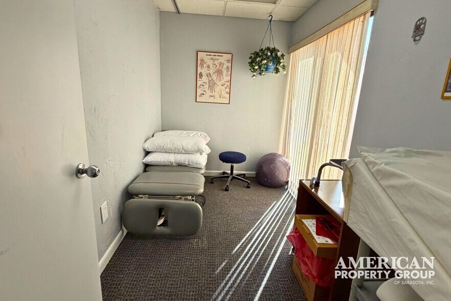 More Photos Of 2831 Ringling Blvd, Sarasota Medical For Sale