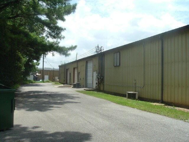 More Photos Of 901 Butler Dr, Mobile Light Distribution For Lease